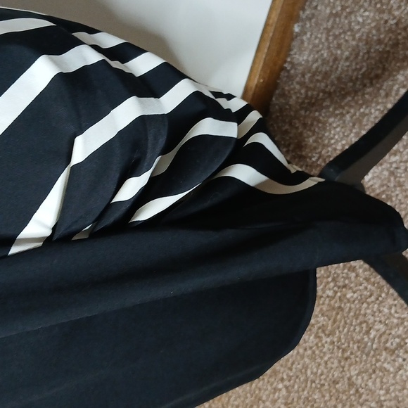 BCBG Maxazria black & white abstract midi dress size Small - Picture 6 of 15